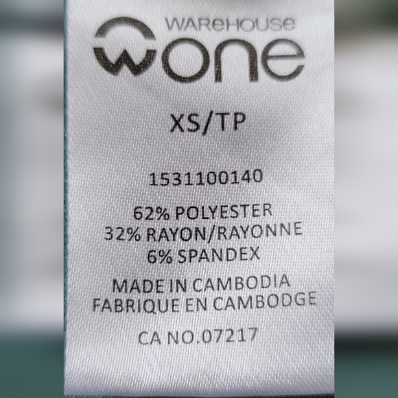 SALE 3 for $15 V Neck Or Crew Tank Top Sz Xs - Picture 3 of 4